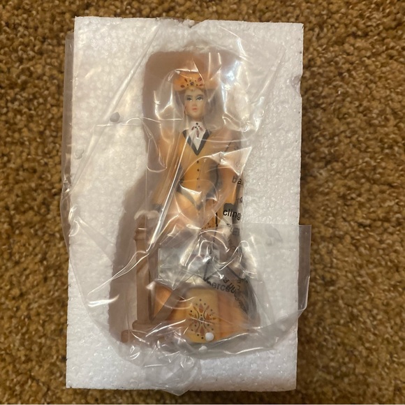 Mini Statue - Picture 8 of 10